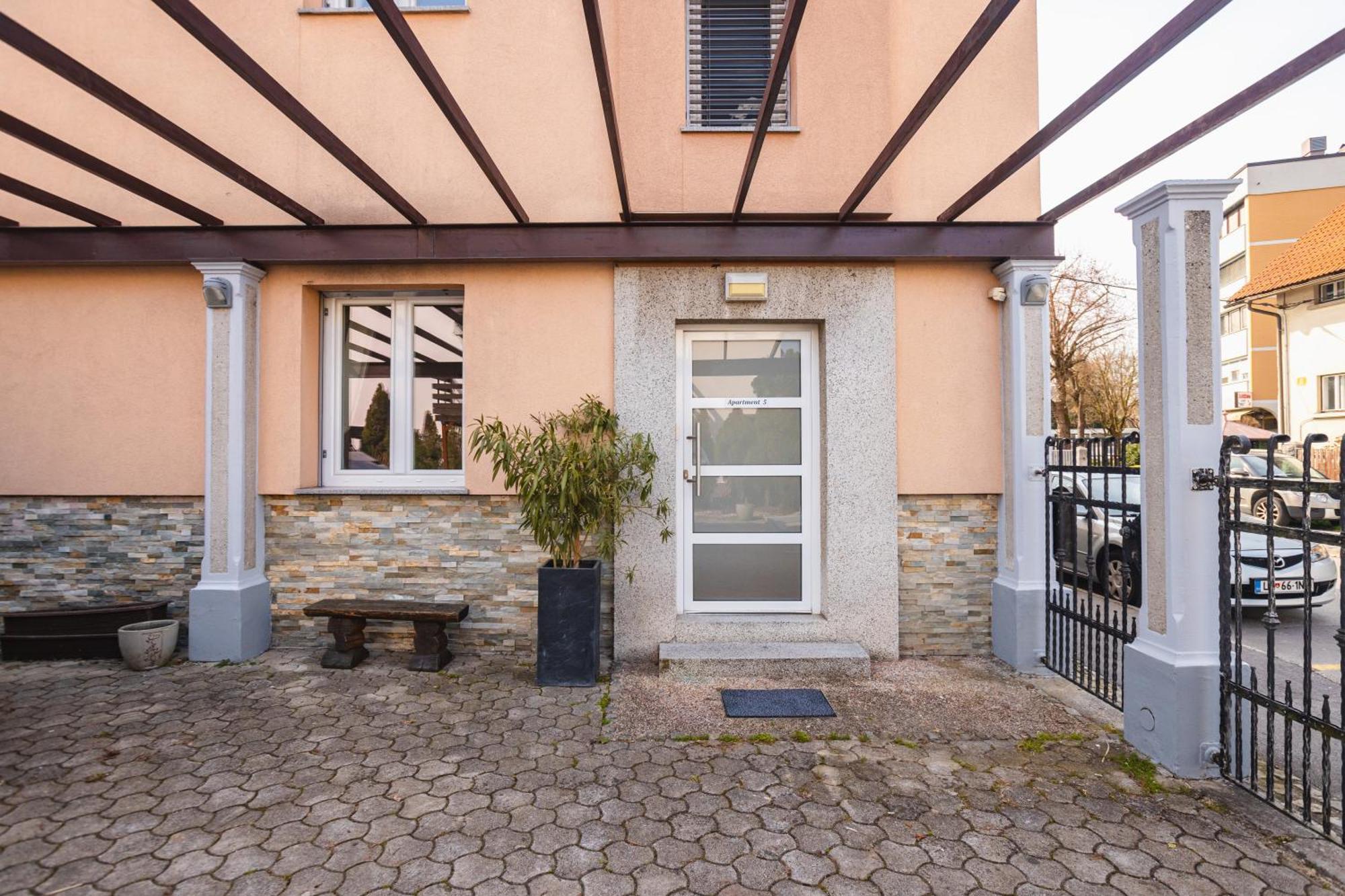Vila Klara Apartments Ljubljana Luaran gambar