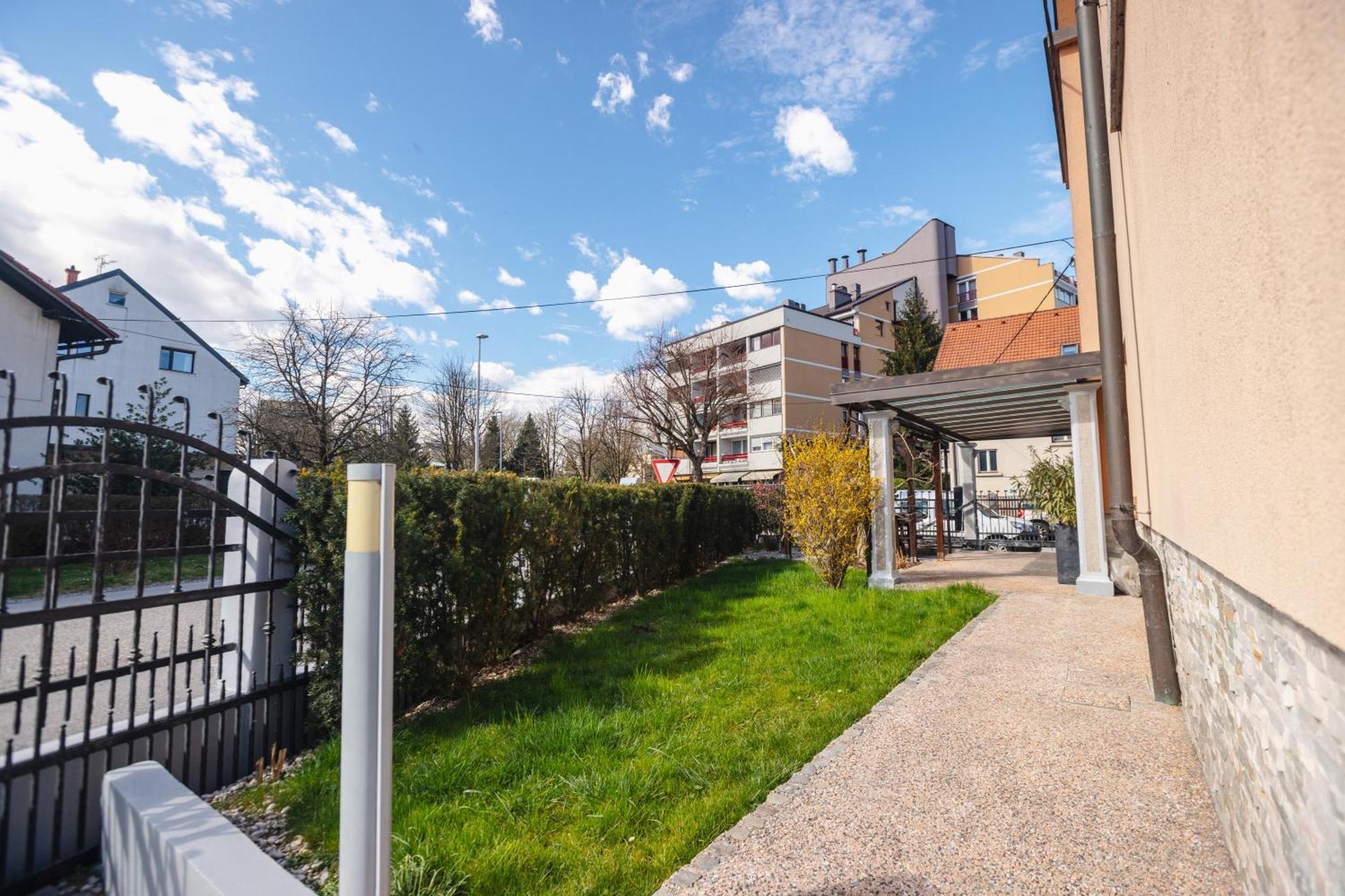 Vila Klara Apartments Ljubljana Luaran gambar